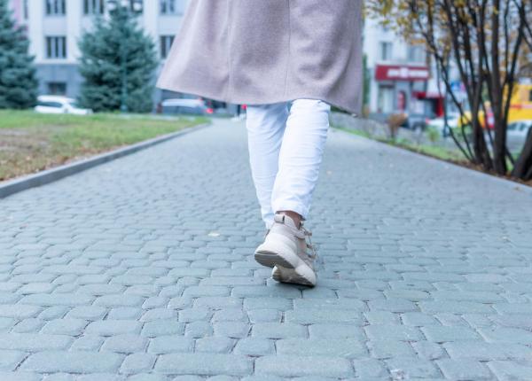 mersul pe jos zilnic conteaza mai mult decat crezi uite ce efecte poate avea