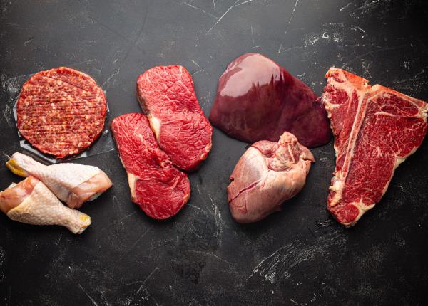 de ce apar pete negre sau violet pe carne