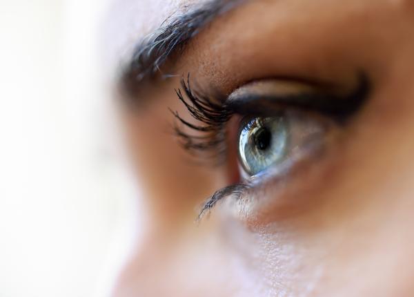 ce sunt punctele negre din campul vizual si cand pot deveni un semnal de alarma