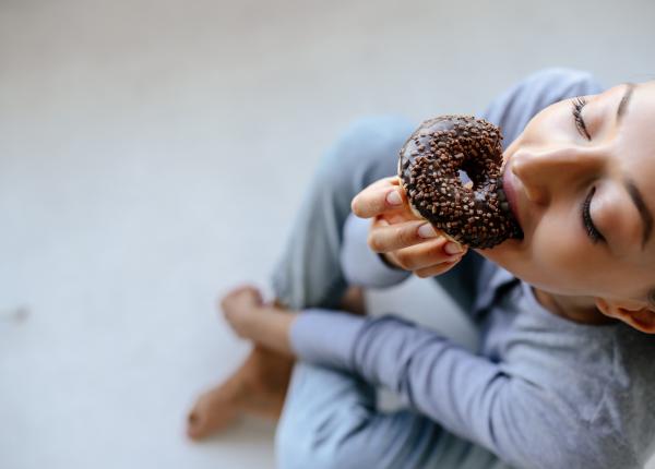 ce se intampla daca mananci dulciuri pe stomacul gol