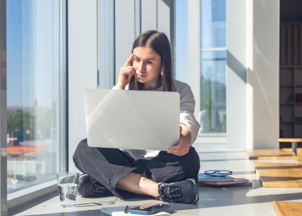 riscurile muncii in picioare si pe scaun explicate de experti