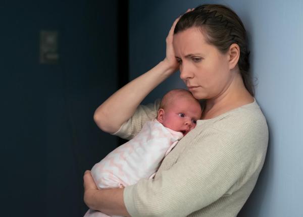 depresia majora prenatala sau postnatala atinge apogeul la doua saptamani dupa nastere