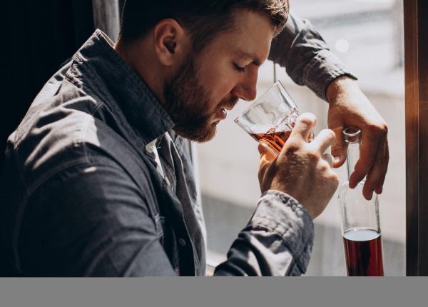 noua intrebari care va ajuta sa aflati daca beti prea mult alcool