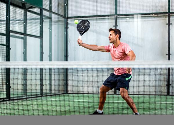 de ce padelul reprezinta un antrenament eficient atat pentru minte cat si pentru corp