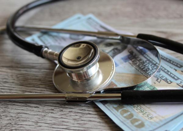 spitalele din romania trec la finantarea bazata pe performanta banii urmeaza pacientul nu paturile goale