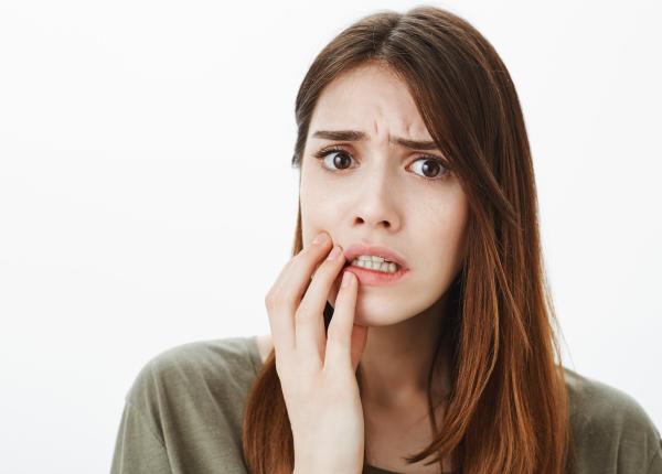 te dor gingiile sau sangereaza semnalul discret pe care corpul il trimite