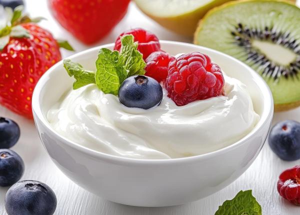 iaurtul care saboteaza dieta contine mai mult zahar decat o gogoasa