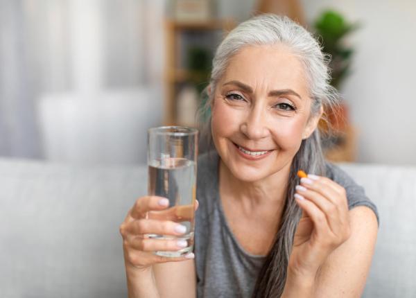 vitamina care ajuta la mentinerea sanatatii oaselor la varstnici nu este vitamina d
