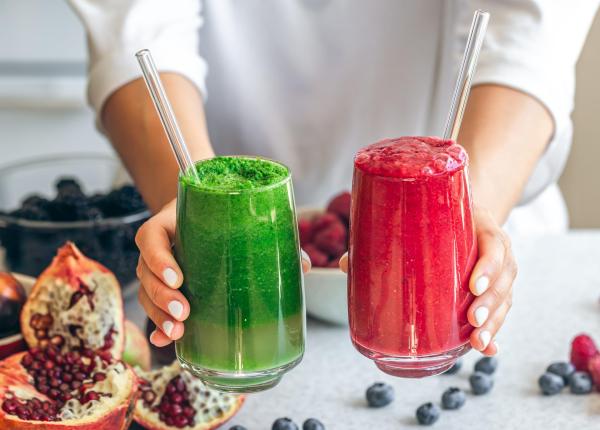 cat de sanatoase sunt de fapt sucurile de fructe si smoothie urile
