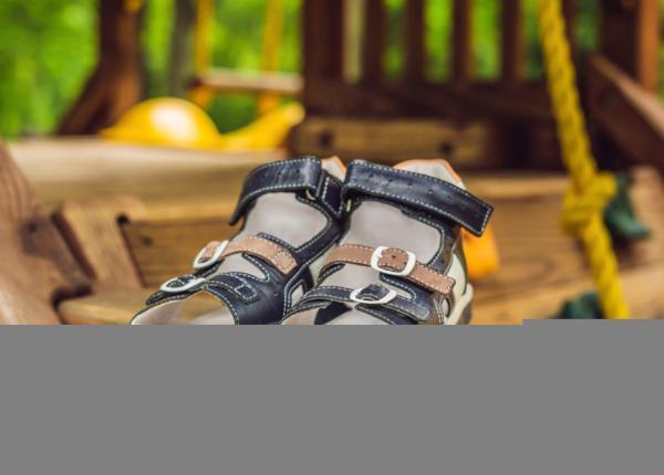 criterii esentiale in alegerea sandalelor ortopedice pentru reducerea durerilor