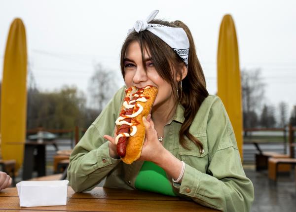 ce contine de fapt un hotdog adevarul pe care multi prefera sa nu l stie