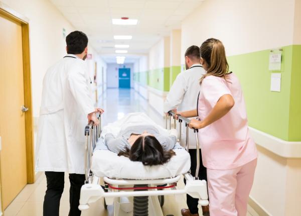 ce se intampla daca ajungi la upu cu ambulanta medicii explica de ce nu intri automat primul