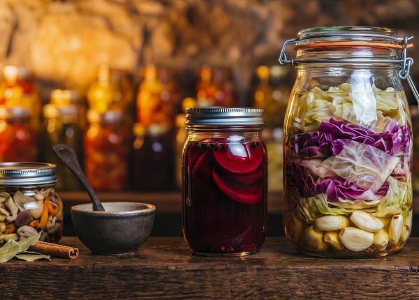 patru alimente fermentate pe care le poti prepara chiar la tine acasa pentru intenstin