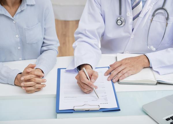pachetul minimal de servicii medicale pentru persoanele neasigurate ce servicii ofera gratuit sistemul public de sanatate