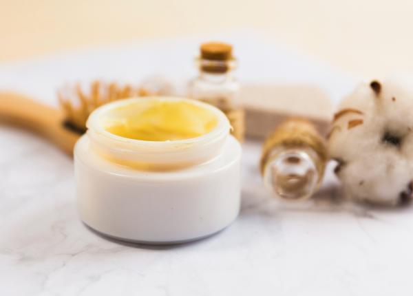 crema de galbenele secretul din orice casa din romania ce parere au dermatologii despre ea