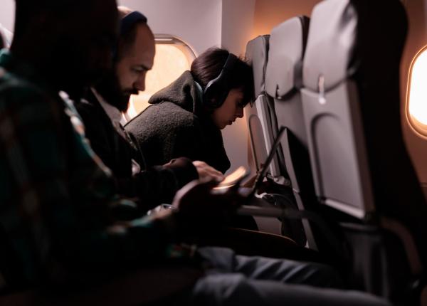 de ce zborul cu avionul iti poate pune organismul la incercare cine este cel mai expus riscurilor