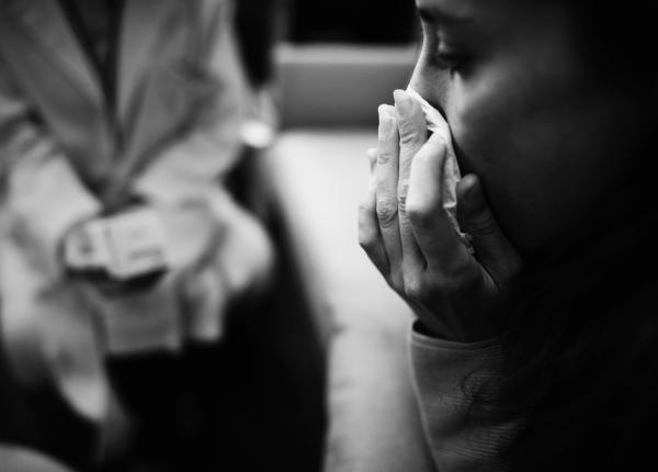 7 lucruri pe care sa nu i le spui unei persoane aflate in doliu frazele care pot rani fara sa iti dai seama