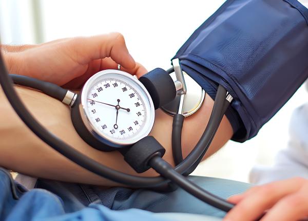 ce valori ale tensiunii arteriale ar trebui sa ne ingrijoreze dr monica trofin banescu sanador recomandata prezentarea la medic