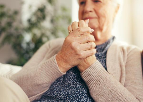 primele 5 semne ale bolii parkinson pe care 80 dintre oameni le ignora nu e vorba doar despre tremor