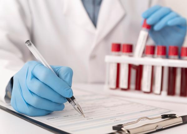analizele medicale la un click distanta dar multi pacienti nu inteleg ce vad