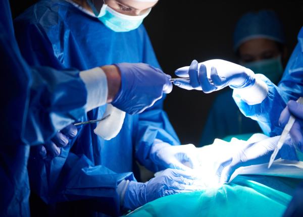 operatia care schimba complet viata unui bolnav de cancer