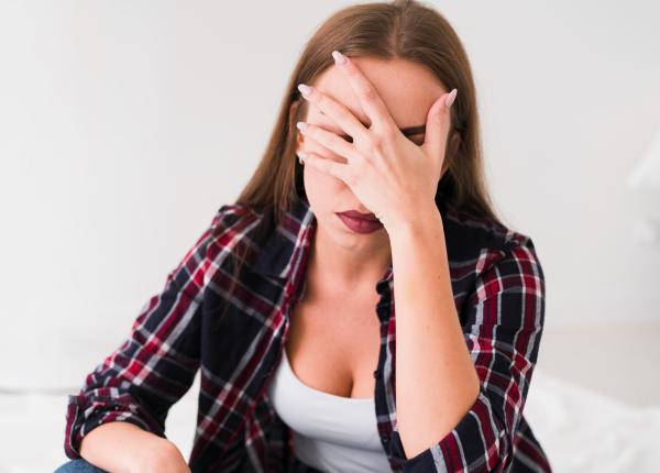 de ce ne trezim uneori cu ochii umflati in unele cazuri poate ascunde o problema de sanatate
