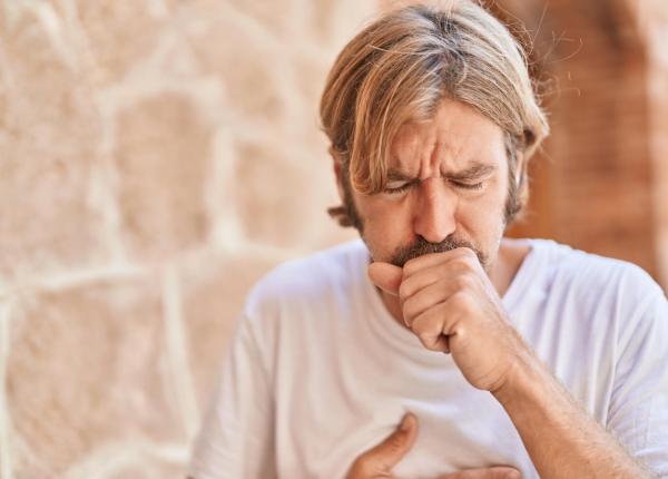 vremea calda si uscata poate face tusea mai greu de oprit ce se intampla in caile respiratorii