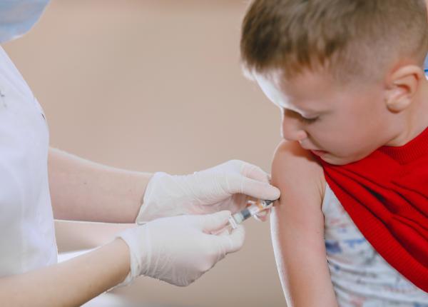 aproximativ 900 de copii au murit din cauza rujeolei in bangladesh avertisment pentru tarile in care vaccinarea a scazut
