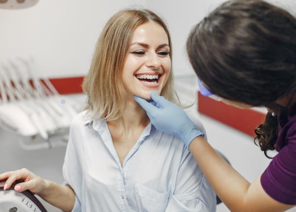 5 tratamente dentare moderne pentru un zambet frumos