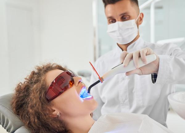 substanta interzisa in lacurile de unghii cu gel dar inca folosita la dentist de ce este permisa