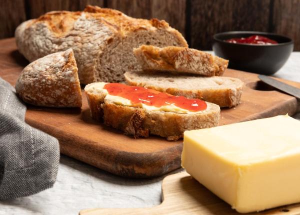 paine cu unt si dulceata la micul dejun ce ii lipseste combinatiei preferate de multi romani