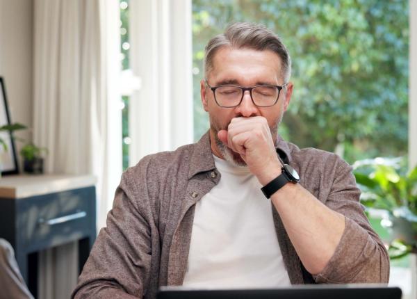 tusea de dimineata un semnal de alarma pentru fumatori prof dr cristian oancea ce simptome pot ascunde un cancer pulmonar