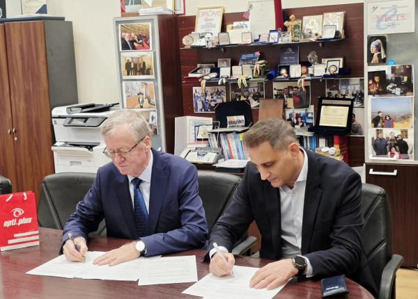 membrii federatiei alma mater si familiile lor au acces la consultatii optometrice gratuite reduceri la ochelari si lentile prin parteneriatul cu optiplus