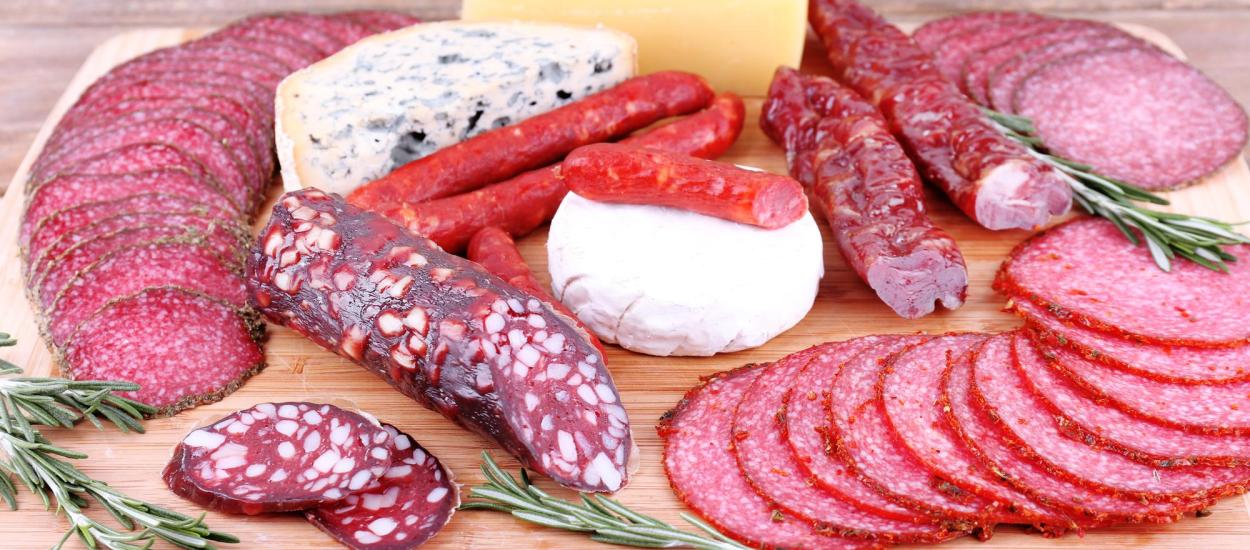 Ce se întâmplă cu tensiunea ta arterială dacă mănânci des mezeluri