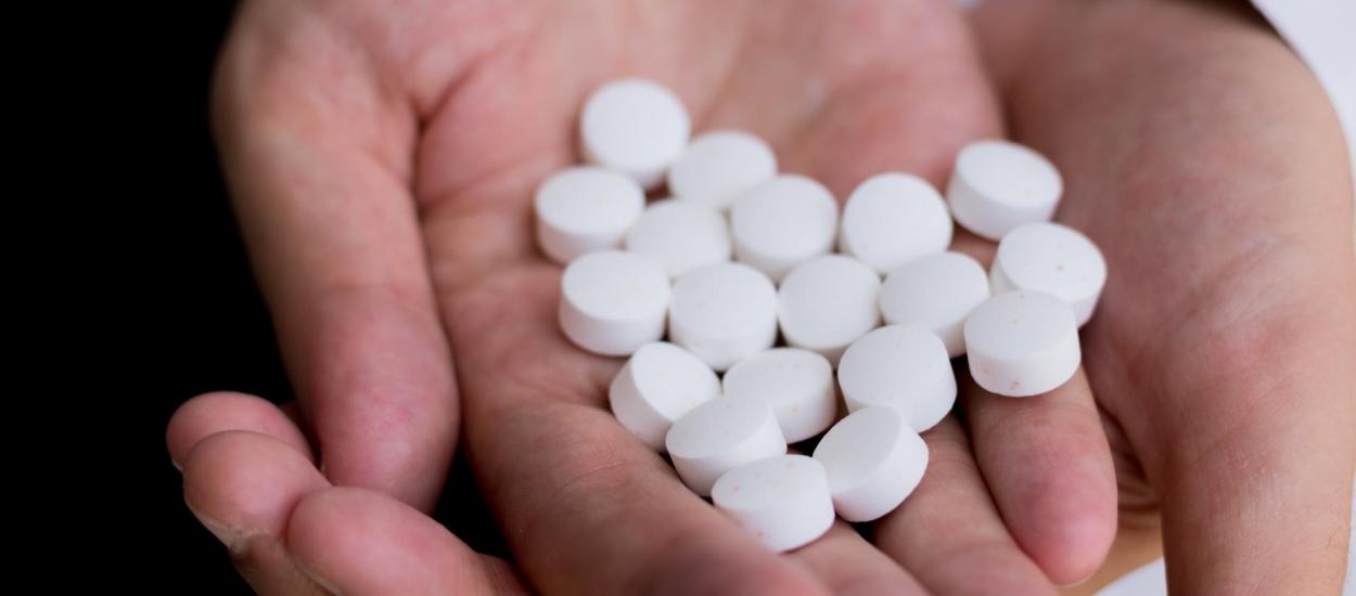 Aspirina scade riscul de cancer de colon cu până la 50%