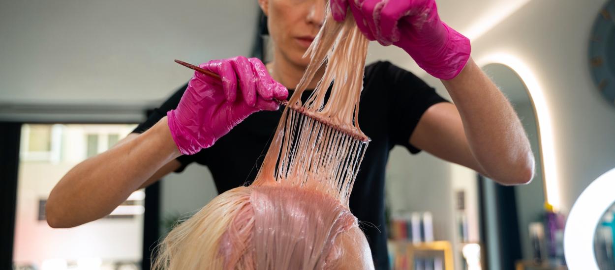 Culorile de păr care te pun în pericol. Ce trebuie să știi despre vopseaua de păr