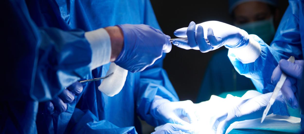 Prima intervenţie de bypass coronarian realizată fără deschiderea toracelui