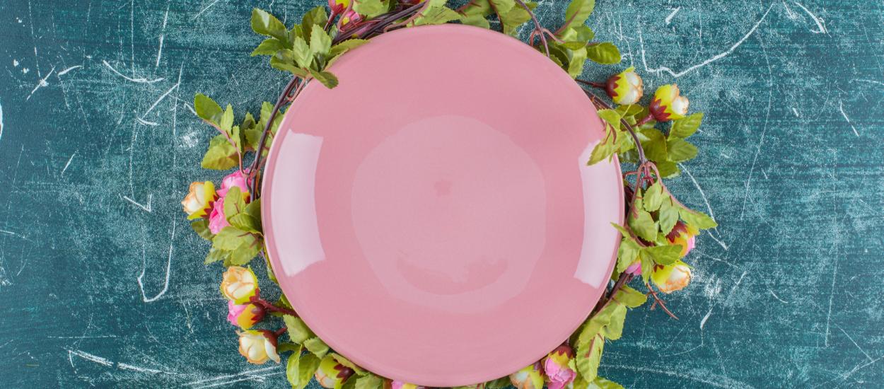 Semnul de pe farfurie care îți pune sănătatea în pericol. De ce trebuie să o arunci imediat