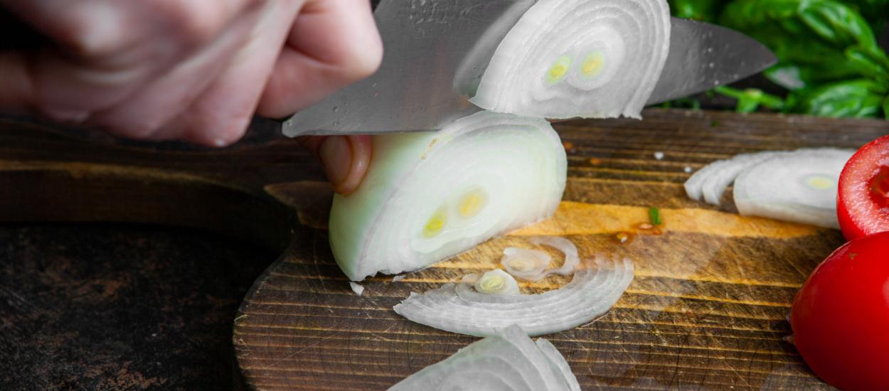 Cum se taie corect ceapa, potrivit unui bucătar profesionist