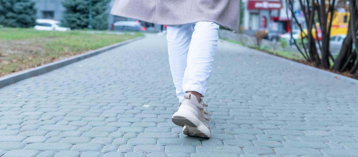 Mersul pe jos zilnic contează mai mult decât crezi. Uite ce efecte poate avea