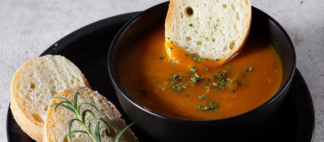 Ce se întâmplă în organism când mâncăm ciorbă cu pâine. Explicația nutriționistului Lygia Alexandrescu