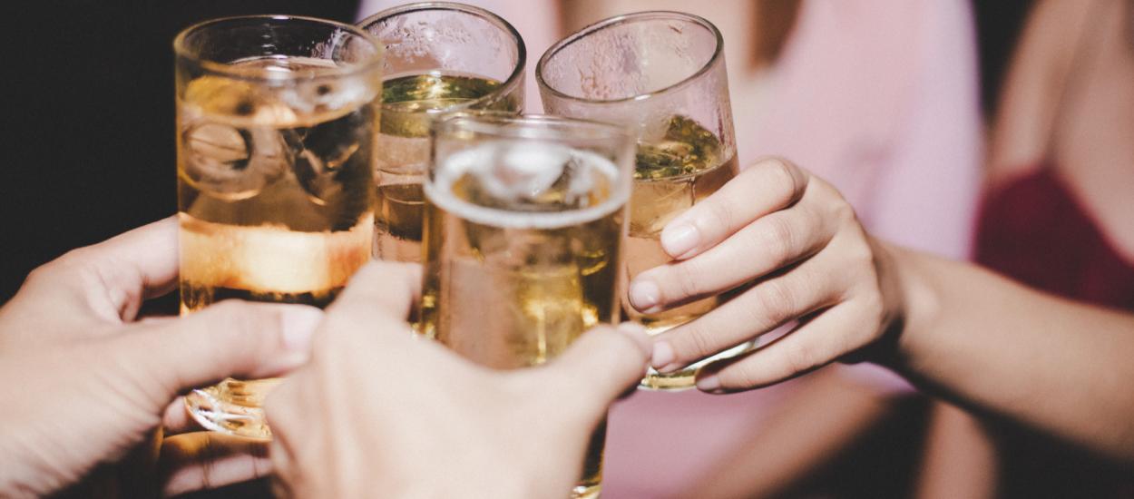 Cât de periculos este consumul de alcool la ocazii. Impactul asupra ficatului