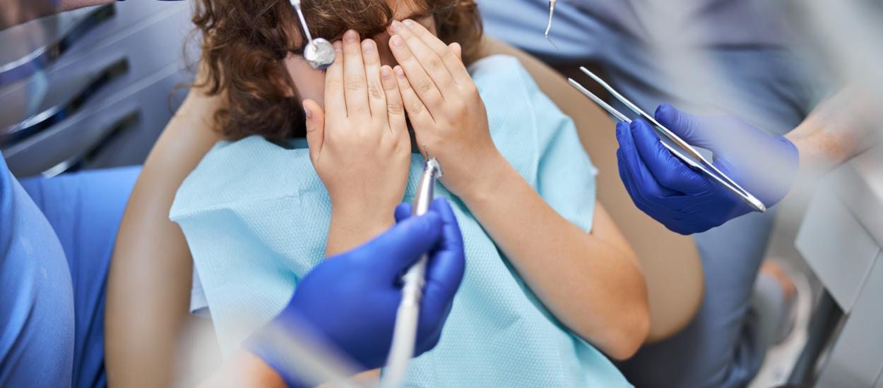 Frica de dentist: când devine fobie și de ce apare