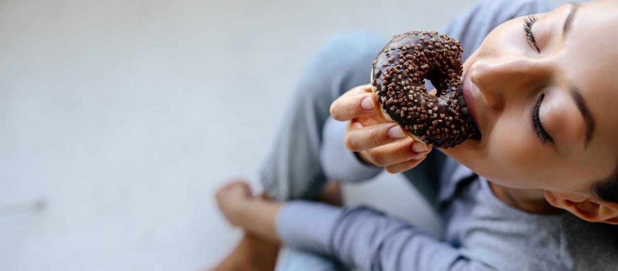 Ce se întâmplă dacă mănânci dulciuri pe stomacul gol