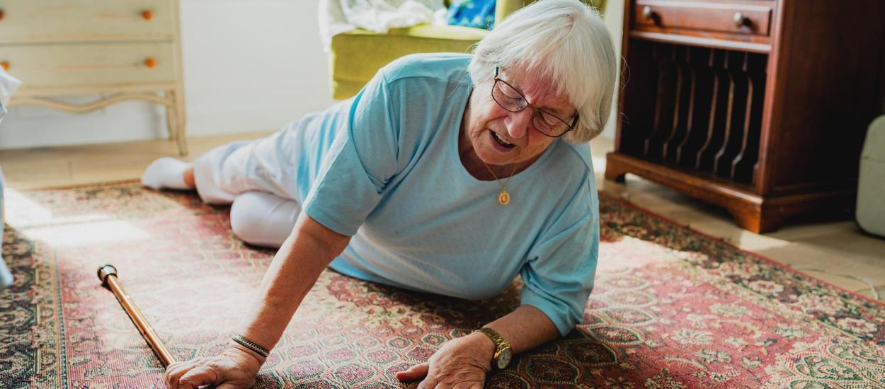 Cum apar căzăturile la vârstnici și pacienții cu Parkinson