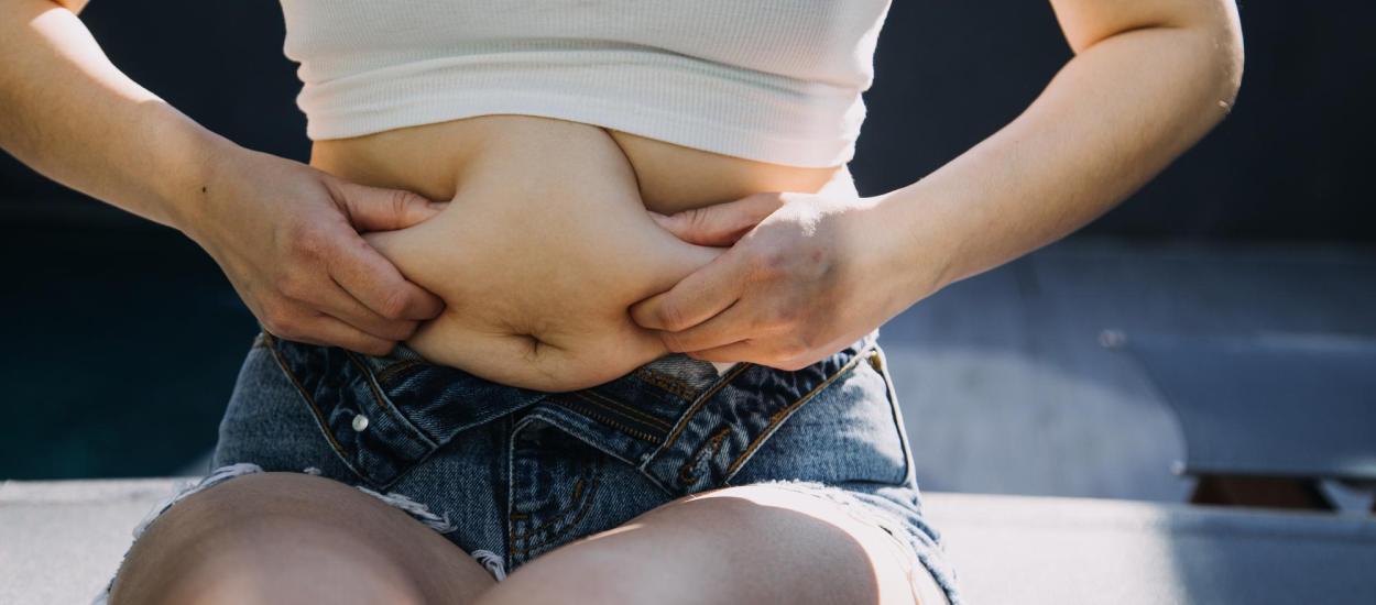 Semnalul de alarmă transmis de burta la femei. Organul care cedează din cauza grăsimii