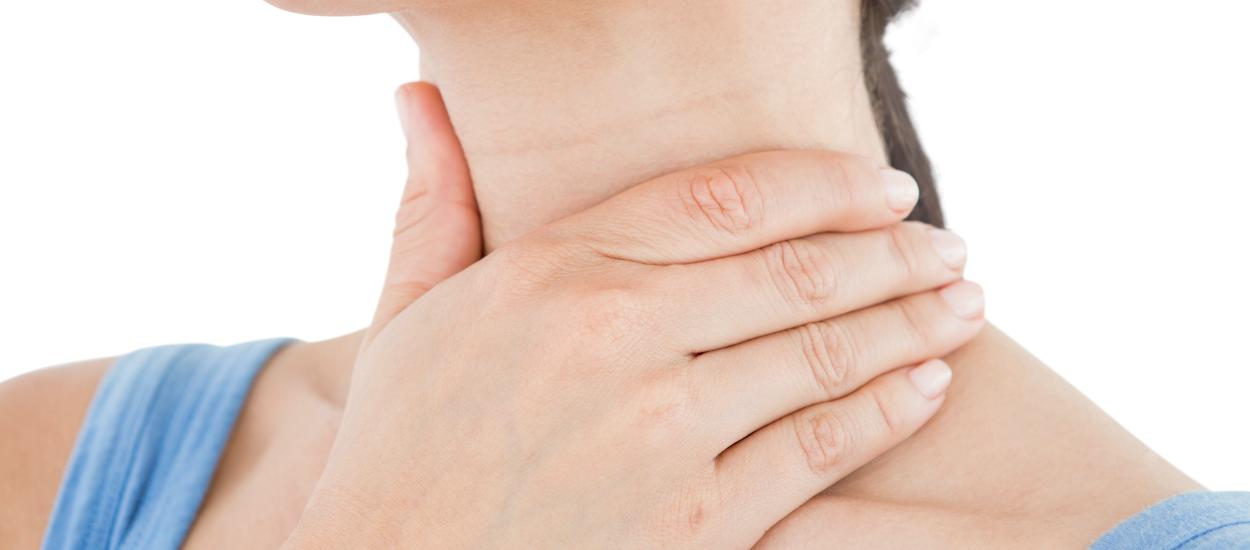 Senzație de nod în gât: cauze frecvente și situații în care necesită investigații medicale