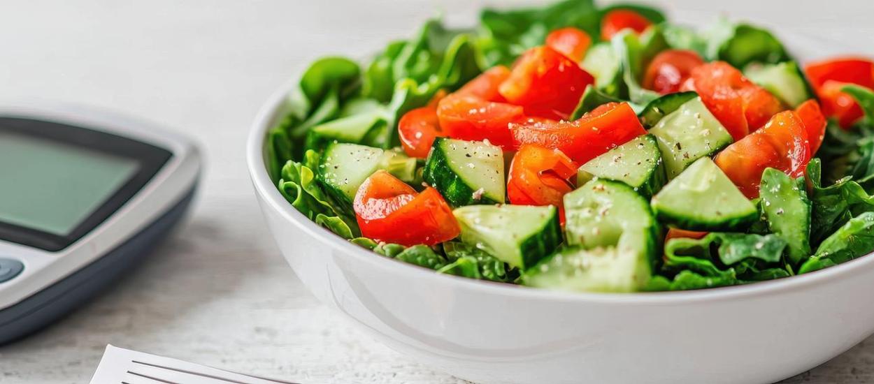 Salata care îngrașă fără să-ți dai seama. Cele mai periculoase ingrediente pentru glicemie