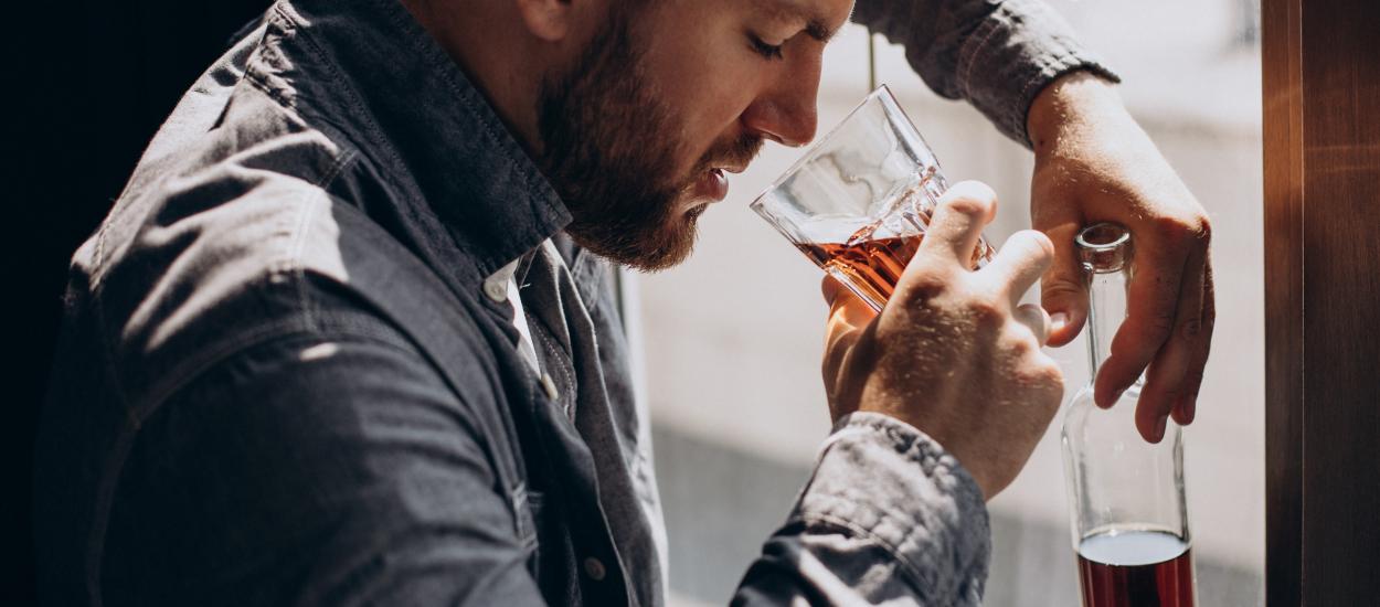 Nouă întrebări care vă ajută să aflați dacă beți prea mult alcool