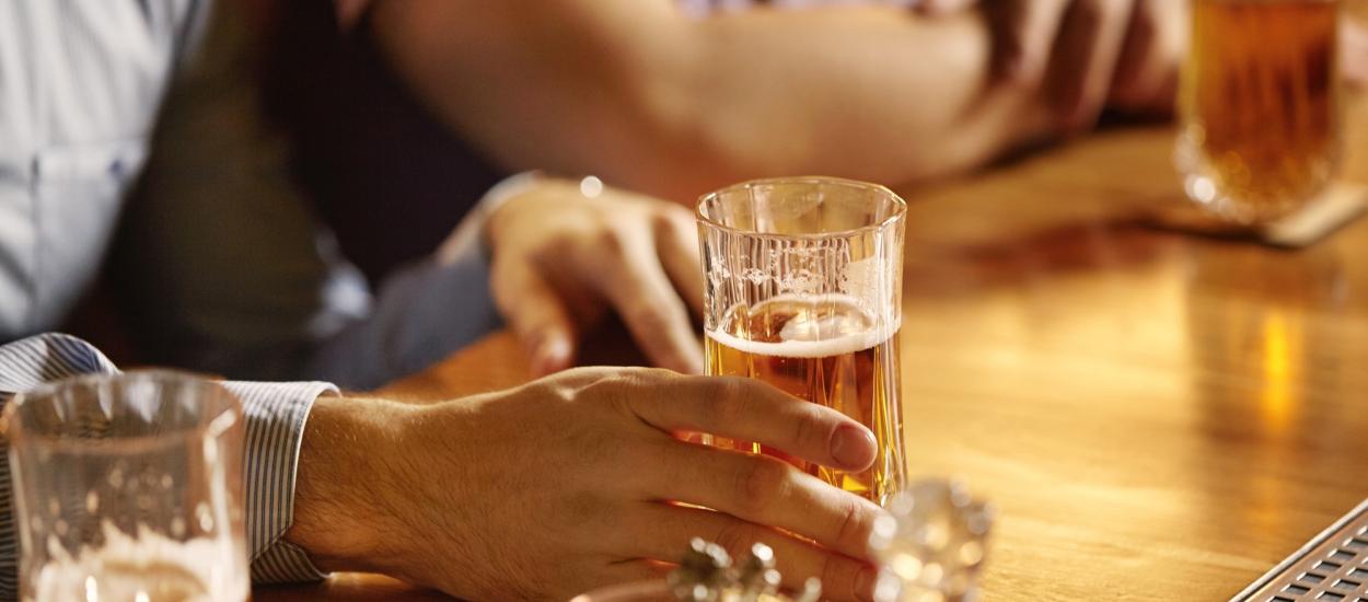 Adevărul ascuns din pahar: 8 efecte nocive ale alcoolului pe care medicina nu le mai ignoră